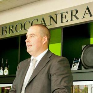 314330_145165655621324_1273679129_n